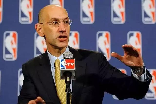 刘圳展，那个把腾讯NBA解说席变成朋友局的东北爷们儿
